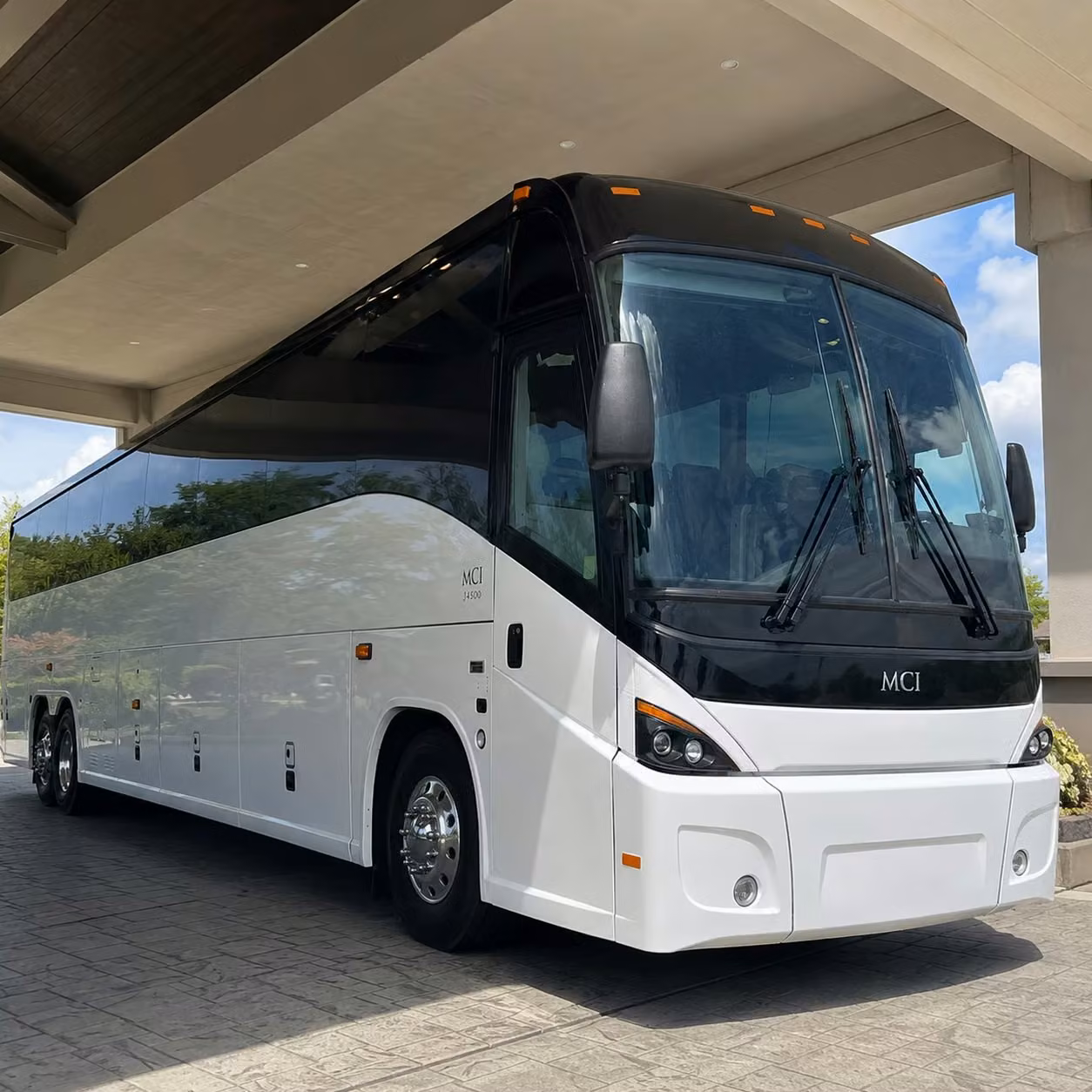 busrentalkent com will help you build a recurring kent commuter shuttle program that actually runs on time