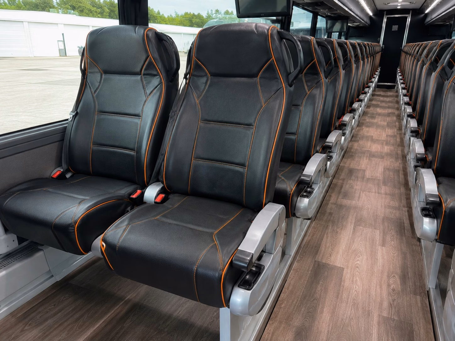 game day shuttles to lumen field and t mobile park from kent